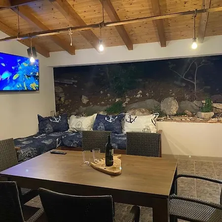 Kucica Za Odmor F Апартаменты Blato (Korcula)